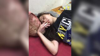 Gái non vừa mới lớn được dạy mút buồi