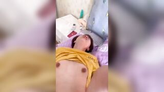Mẹ vợ đang ngủ thì bị con trai vô hiếp