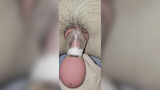 Cho em nứng bằng quả máy bú lồn độc lạ