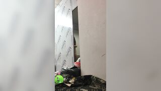 Quay lén em Bùi Ngọc My 2k1 nhân viên thay đồ cbi đi làm