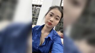 Đi hc kh về mà còn vào nhà vệ sinh khoe dú