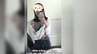 Đi hc kh về mà còn vào nhà vệ sinh khoe dú