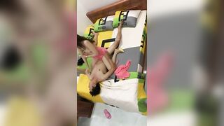 Đang đụ với trai thì chồng gọi