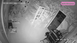 Hack cam vợ chồng đang phệt nhau thì mẹ vào xem