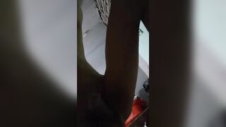 ...vẩy cu vì nứng