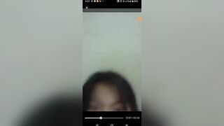 Full clip quay lén con bạn thân ở lớp học