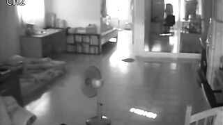 Check camera thấy vợ cho anh chồng đụ