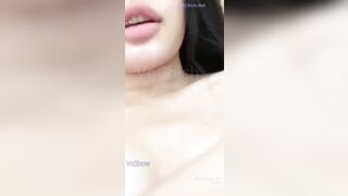 Hot Girl hot FB lộ clip địt + thủ dâm . Vú bím mướt không 1 sợi lông , nhìn quá mlem