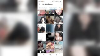 Du e học sinh đút móc áo vào lồn