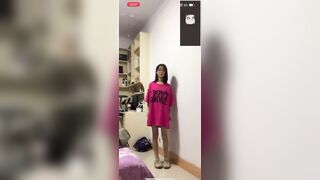Nữ Sinh Đeo Kính Chủ Động Gạ Chat Sex Cho Xem Mình Thủ Dâm