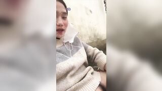 Em gái dâm đãng thủ dâm ở đâu cũng được p2