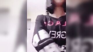 Em học sinh show hàng, đky kênh ib tui cho xem cơ thể nhó 2