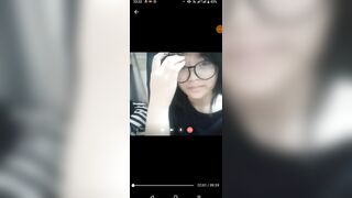 E học sinh thủ dâm cùng bạn trai