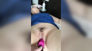 Lấy sextoy thủ dâm cho mẹ yêu