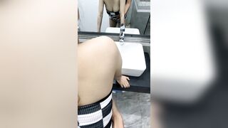 Nắc em gái xinh đẹp mặc áo caro ????????