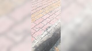 sóc lọ trước mặt em lao công