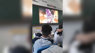 Hot Thầy giáo mở phim sex cho học sinh xem