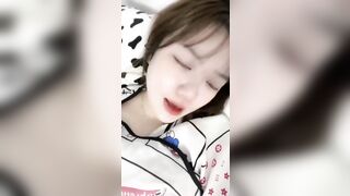 Em 2k3, banh lồn tự sướng và tâm sự về những con chim đã từng làm em đau trong sung s
