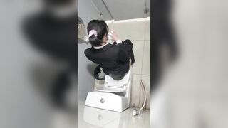 Tác nghiệp nhà vệ sinh 4
