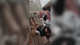 LOẠN LUÂN - MẸ vắng nhà 2 ae lôi nhau ra chịch còn méo biết nhét vào như nào hài vl