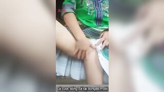 Gái Hmong tự sướng
