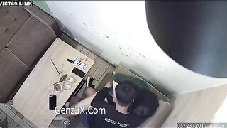 Cặp Đôi Trẻ Trong Quán Cà Phê Địt Nhau Trên Ghế