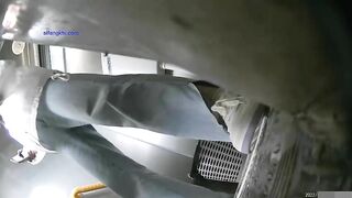 Quay lén nhà WC nữ