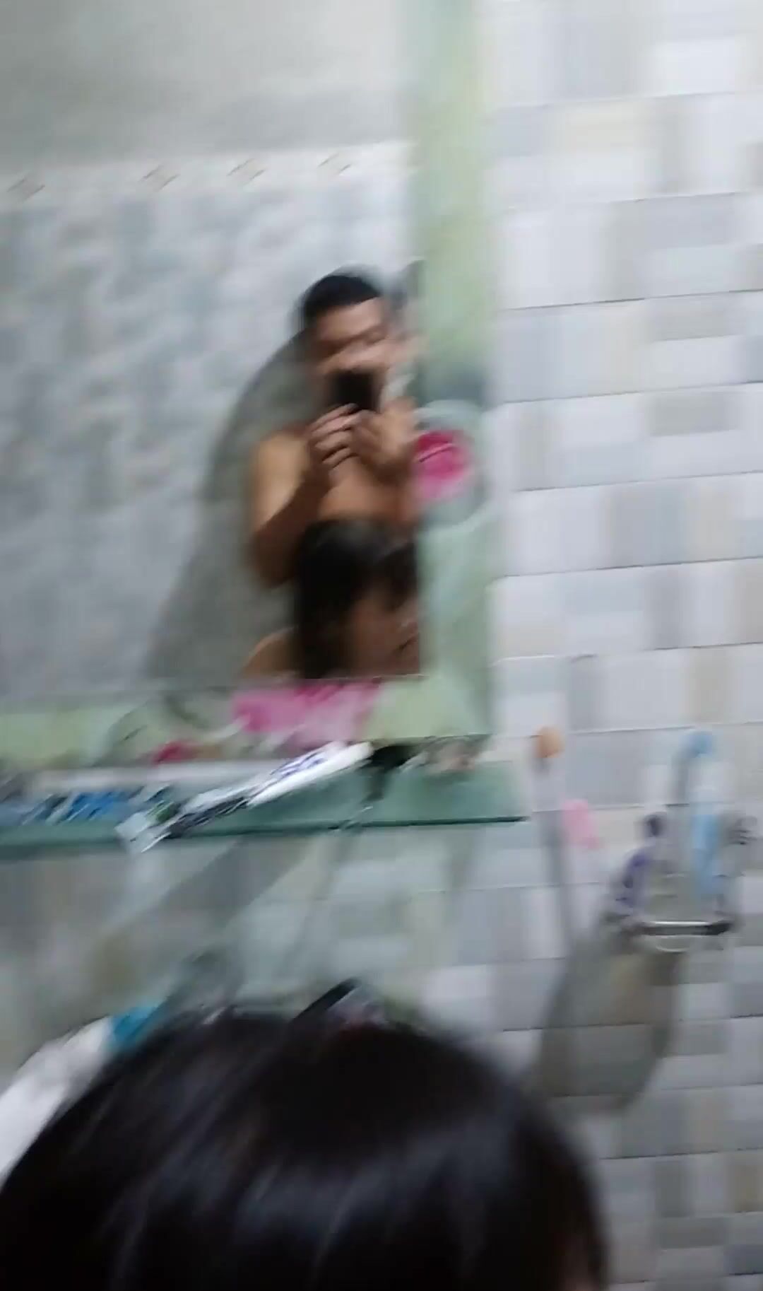 Vừa tắm vừa chịch 1