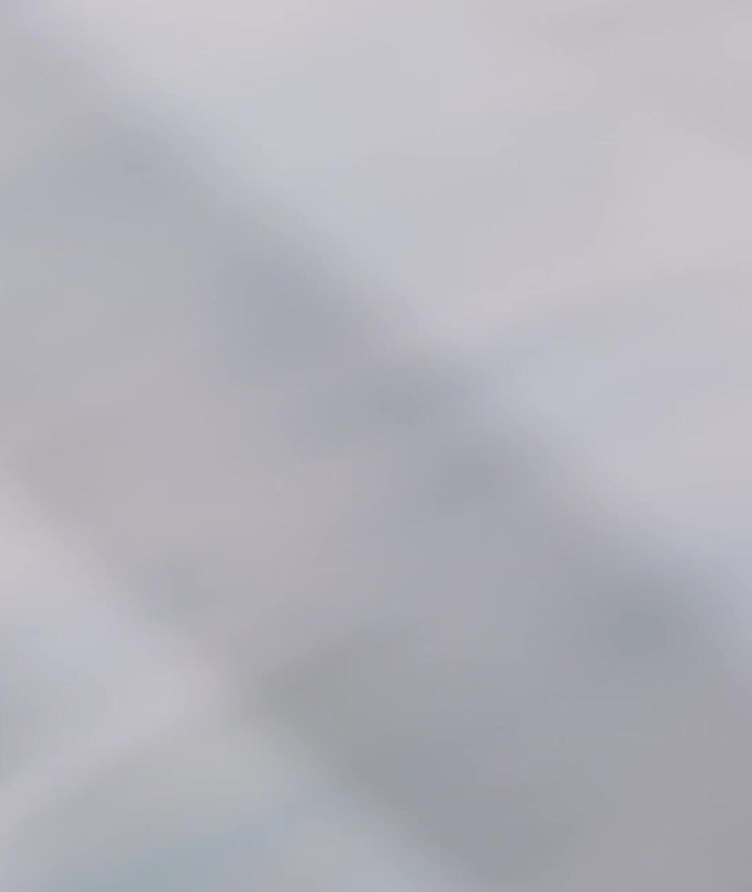 Em gái măc đồ 1