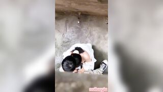 Học sinh lén bú liếm ngay ngoài ngõ