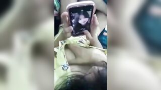Bóp vú đứa em gái mới ***