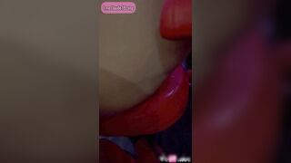 Lần đầu em được trải nghiệm khách sạn đầy đủ đồ chơi