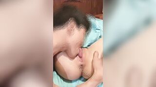 Ngày cuối tuần được nghỉ đè con em ra liếm lồn, đky kênh ib tui cho xem cơ thể nhó
