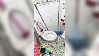 Bắn tinh trùng vào quân lót. Tiên