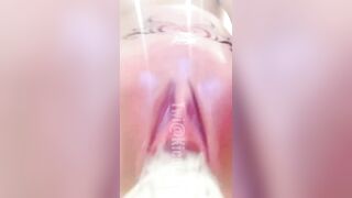 bạn là một cái dildo trong suốt