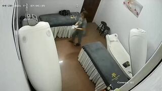 Em sinh viên tới massage thư giãn, đky kênh ib tui cho xem cơ thể nhó