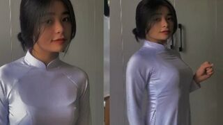 Nện em nữ sinh love 10 áo dài tung nóc