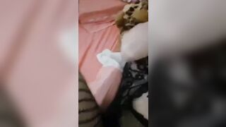 Mặc đồ ren nhìn em ngon hơn