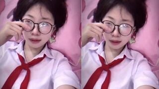 Em học sinh cấp 3 bú cu cực ngon