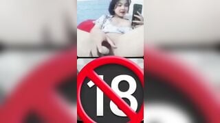 Bé nhi lén lút