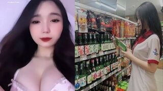 Em học sinh cấp 3 vú to