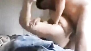 Chọc cả bàn tay vào lồn khiến e gái van xin thảm thiết
