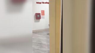 Cô.ng an ngoại tình ngay tại trụ sở