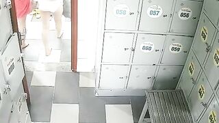 Hack camera quay lén bễ bơi 4
