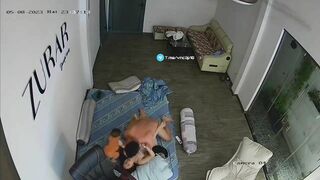 Con nó ngủ rồi có biết gì đâu , vợ chồng mình ịch cái nha vợ