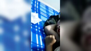 Chơi em học sinh mà em không chịu bú cặc , cứ nằm im thế này cơ