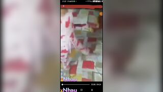Em học sinh bị địt