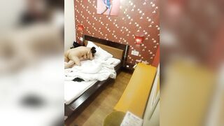 Cha chồng và con dâu ăn vụng sau lưng con trai