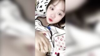Vừa xinh vừa dâm anh nào chả thích, đky kênh ib tui cho xem cơ thể nhó