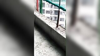 Tao đi phụ hồ cũng đéo để con cặc tao được yên , địt mẹ tụi bây